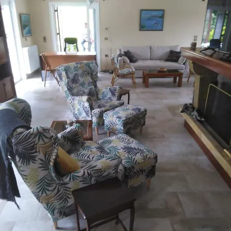 Villas Center Villa *